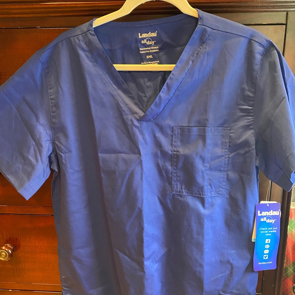 NWT Landau Scrub top